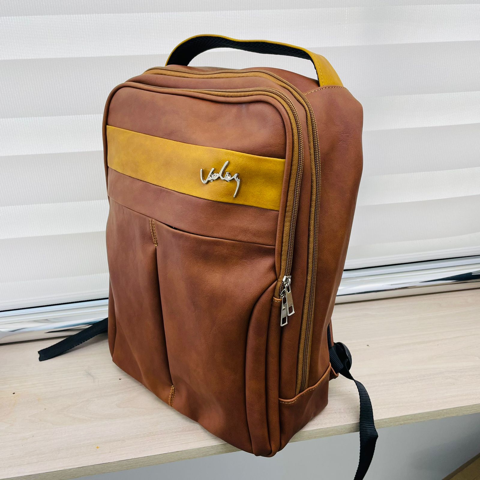 🎒🛒MORRAL CUERO SINTETICO VELEZ CABALLERO.