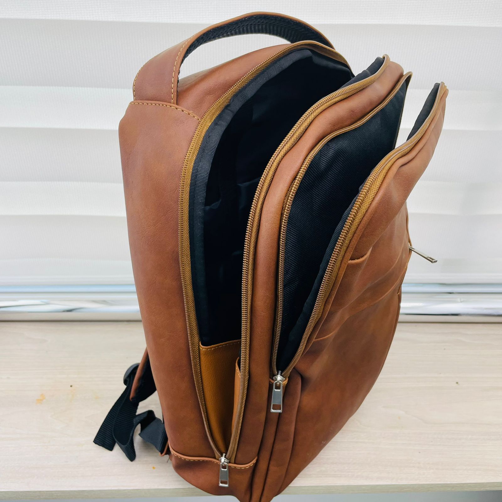 🎒🛒MORRAL CUERO SINTETICO VELEZ CABALLERO.